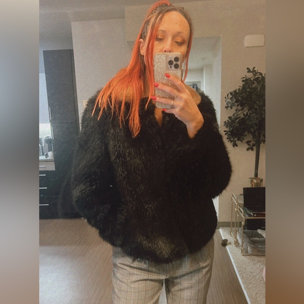 AINEA Italian black faux fur coat with contrast trim - Picture 6 of 15